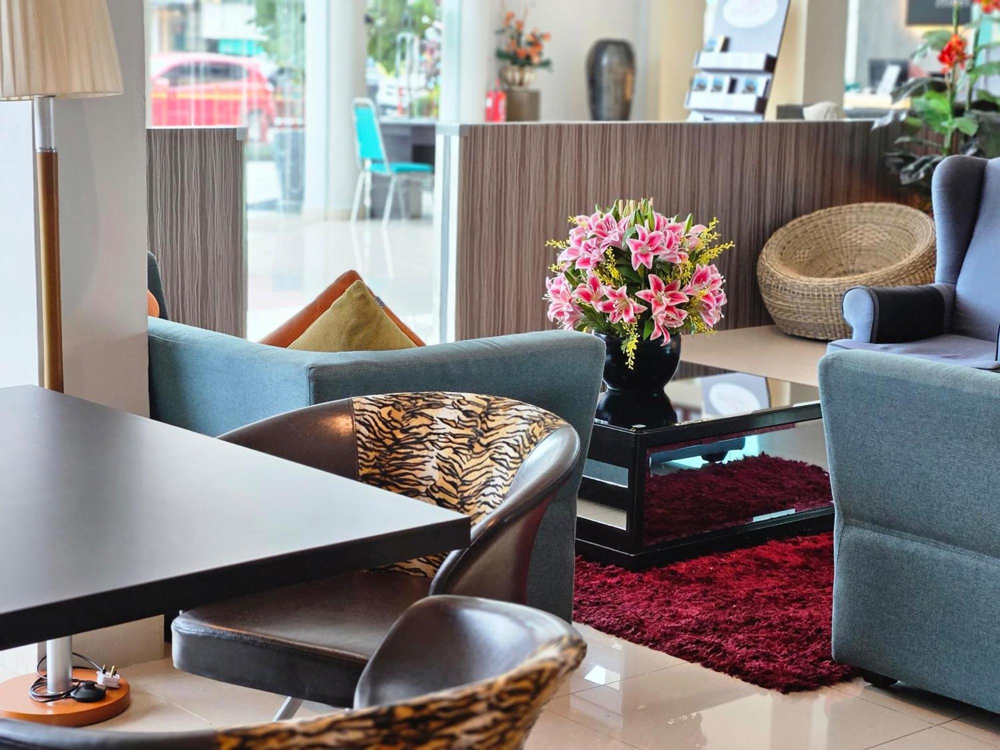 Go Lodge Hotel 콴탄 외부 사진
