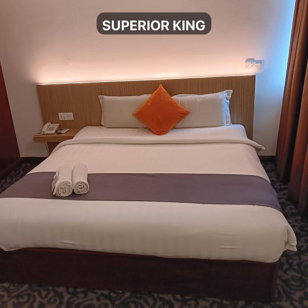 Go Lodge Hotel 콴탄 외부 사진